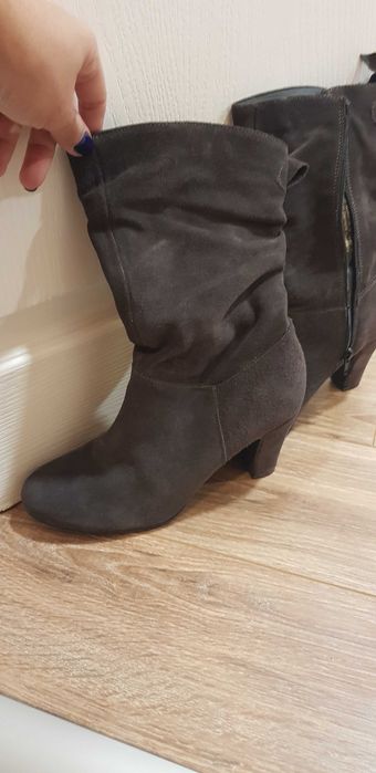 Боти  естествен велур Tamaris