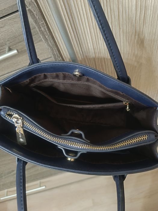 Женская сумка с короткими ручками