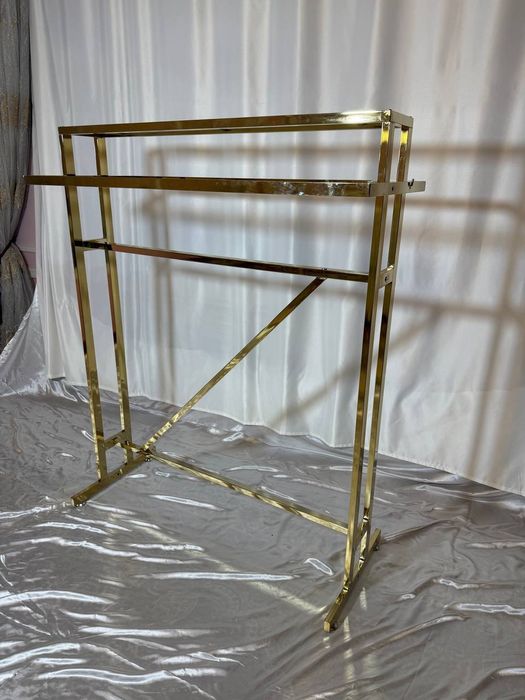 Гардеробная вешалка