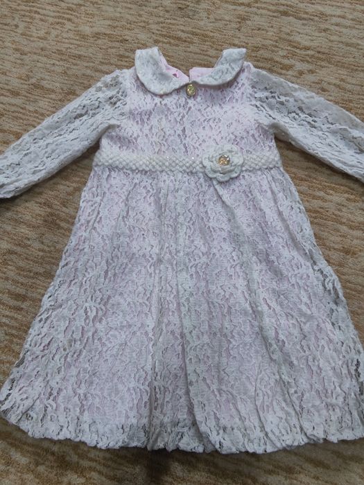 Продам нарядные платья