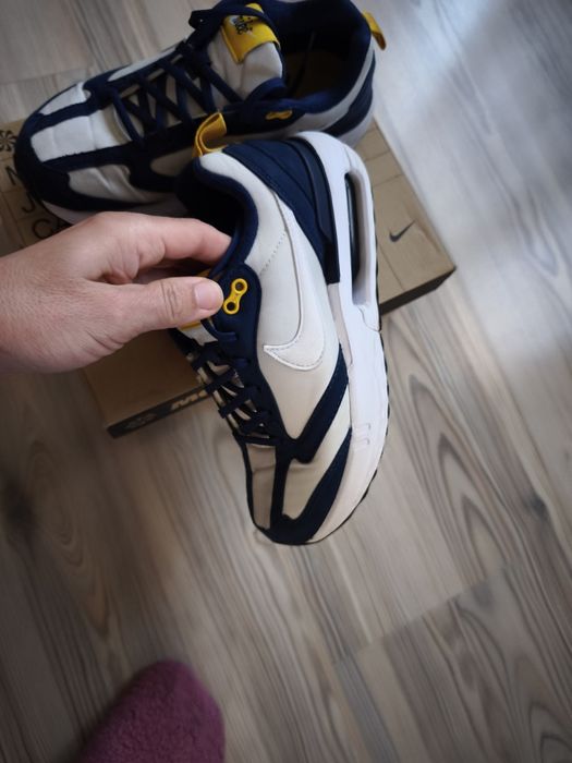 Маратонки Nike и нови сандали за момче