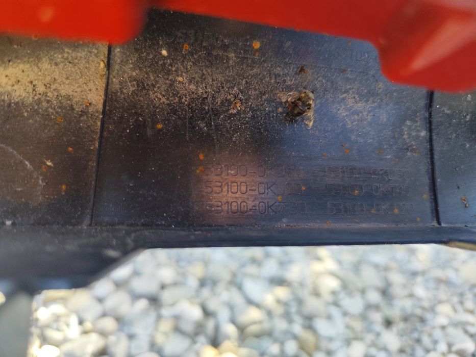 Bara fata Toyota hilux modelul nou. Stare aproape noua.