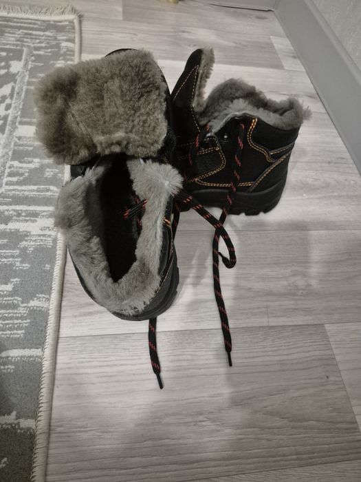 Продам спец ботинки зима, натуральный мех
