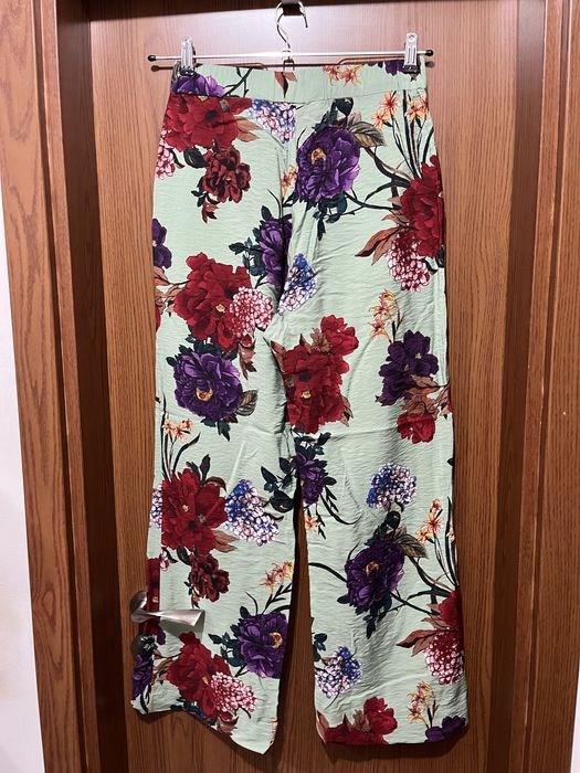 Панталон на цветя H&M