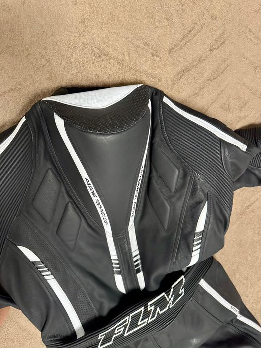 Кожен мото екип за пистов мотор