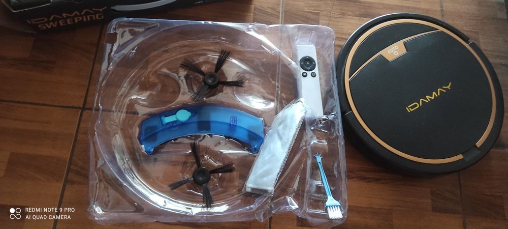 Просто китайский робот пылесос