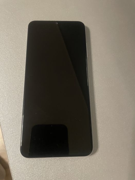 Продавам самсунг А3