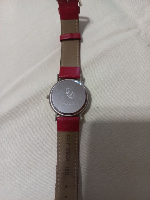 Часовник дамски марка Guess,часовник- Laurens и японски часовник