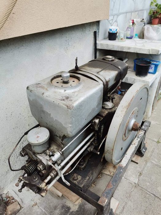 Дизелов двигател с части към него