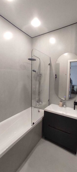 Перегородки на ванну из стекла