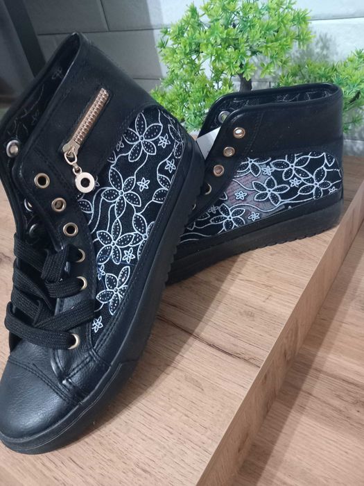 Нови мрежести кецове