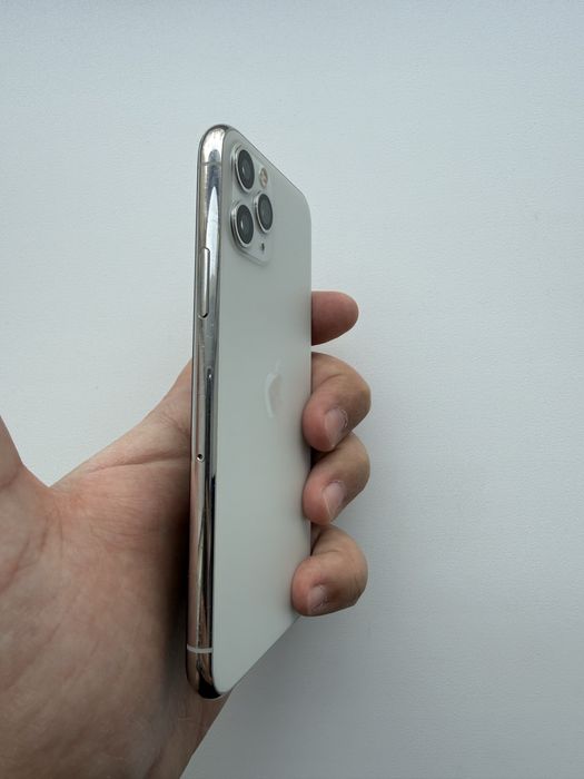 Продам Iphone 11 pro 256 гигов белый