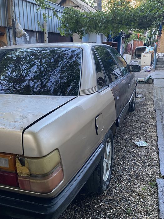 Продам машину Audi 100 c3