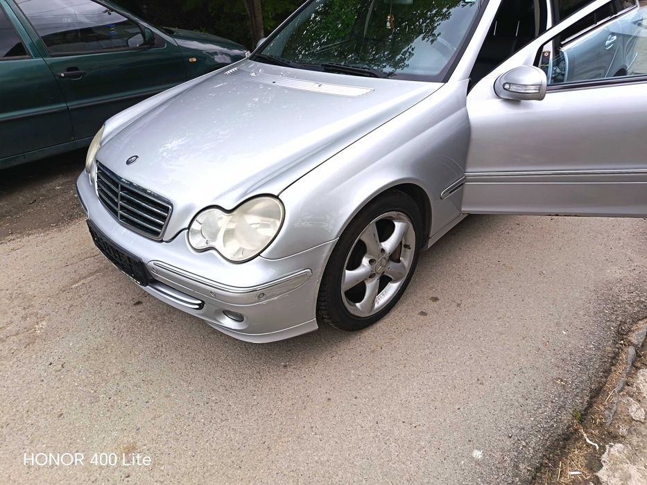 Mercedes w203 на части!