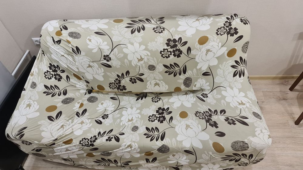 Продаю не большой диван...