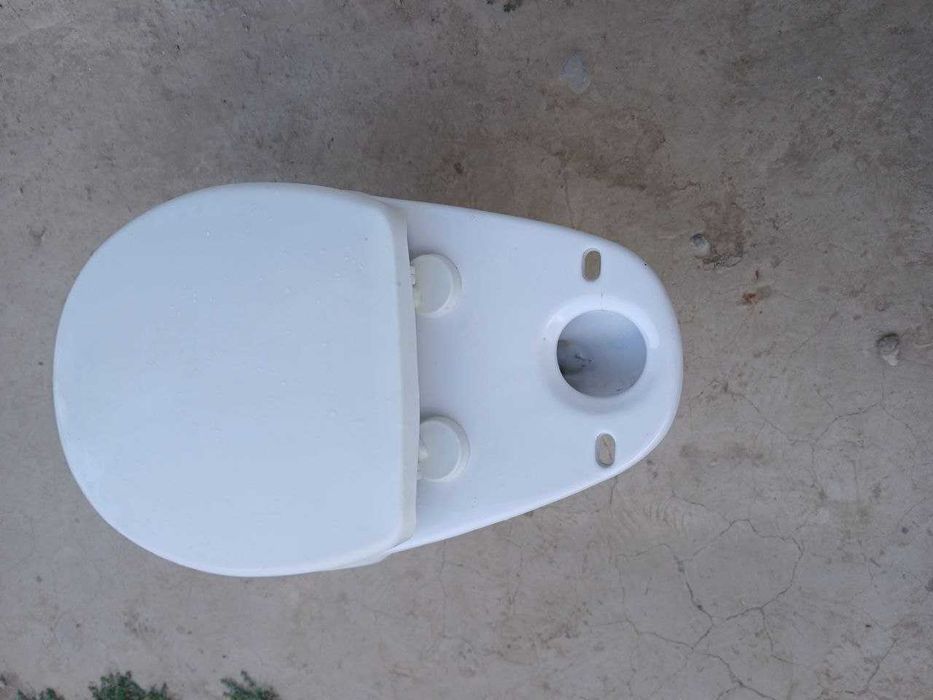 Б/у унитаз сотилади. Усталар учун вактинчалик ишлатиш учун.