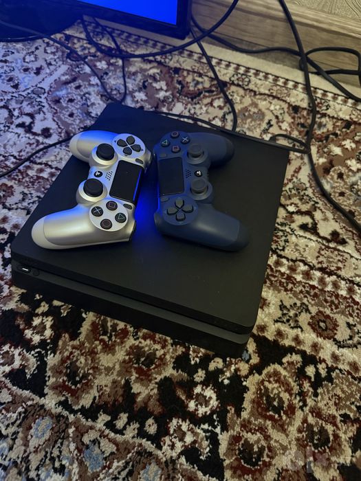 Playstation 4 slim