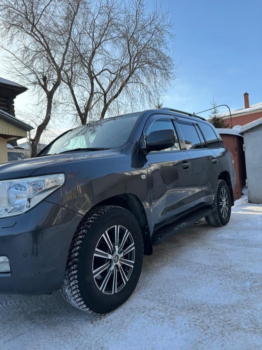 Продам Toyota Land Cruser 200