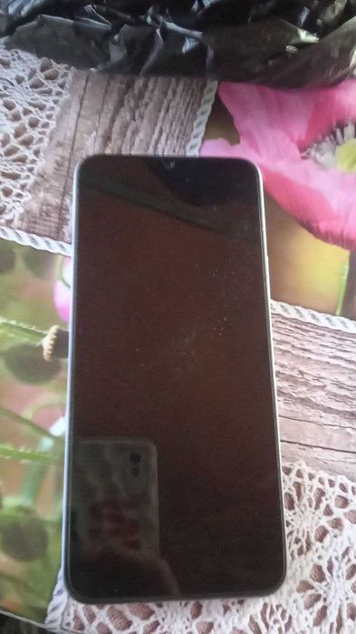 Honor x6 xolati ideal aybi yoq karobka dakument bor 2 oy garantiya