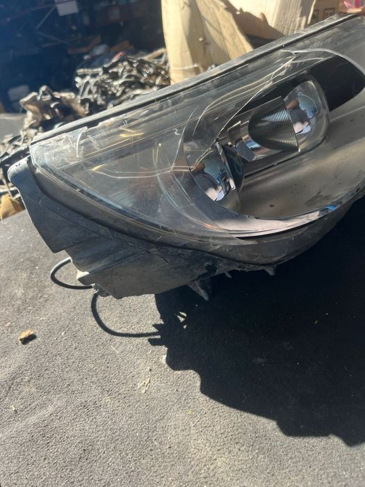 Фар за части с ксенон за Vw tiguan 2008 година десен