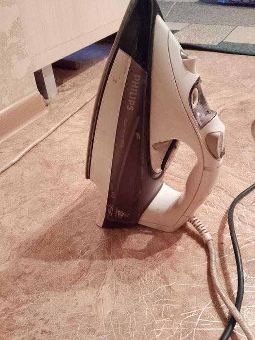 Продам утюг срочно