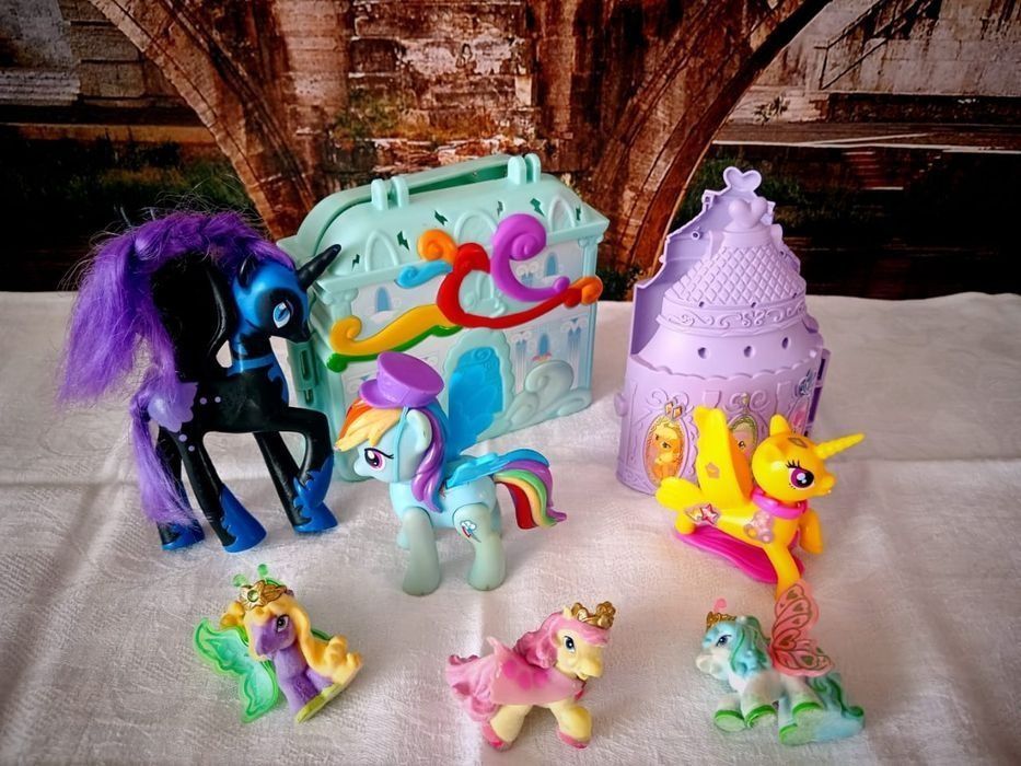 Пони большие и маленькие .