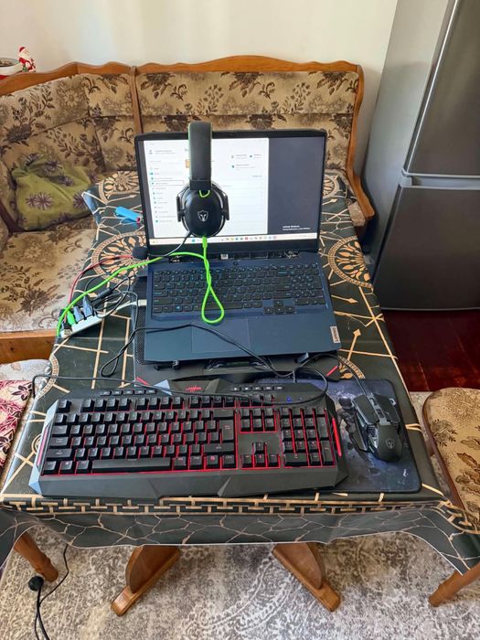 Laptop lenovo gaming ideapad 3 plus accesorii