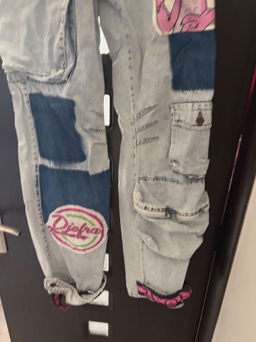 Cargo Jeans.