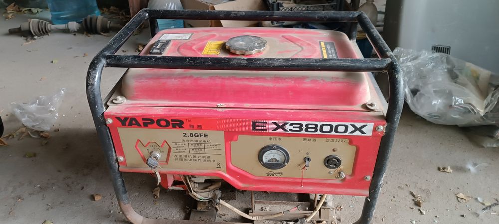 Бензогенератор.2.8квт.