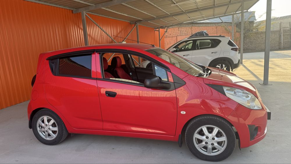 Спарк сотилади. Автомат коробка 2015 йил