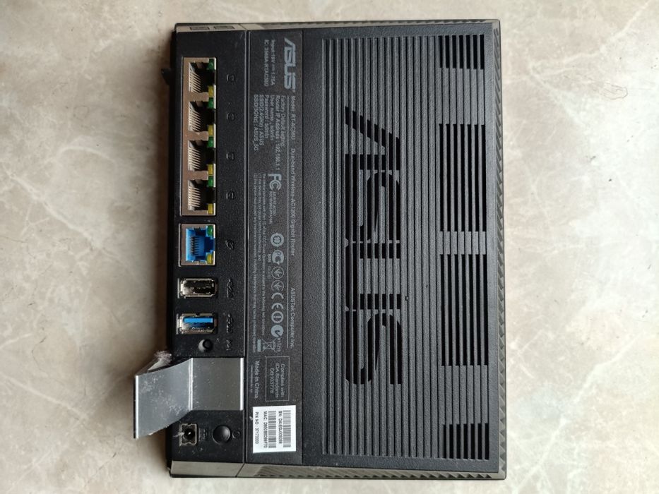 Router Wireless  ASUS RT-AC56U Gigabit 1200AC Wi-Fi 5  Dual Band 2.4 / 5 GHz viteză 300 + 867 Mbps USB3.0 & USB2.0 - IMPECABIL ca NOU