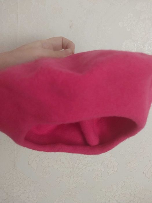 Две шапки барета. 100%. Вълна