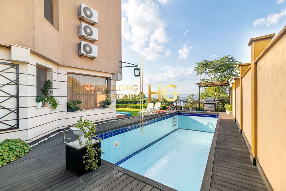 Къща в Варна-м-т Зеленика площ 350