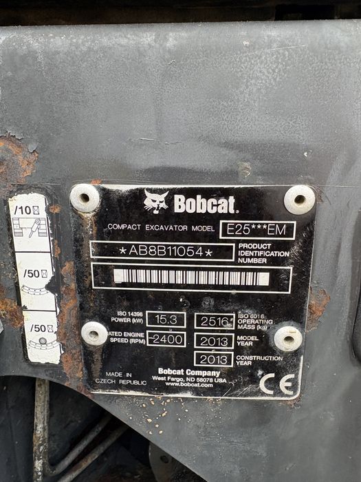 Miniexcavator Bobcat E25/2013