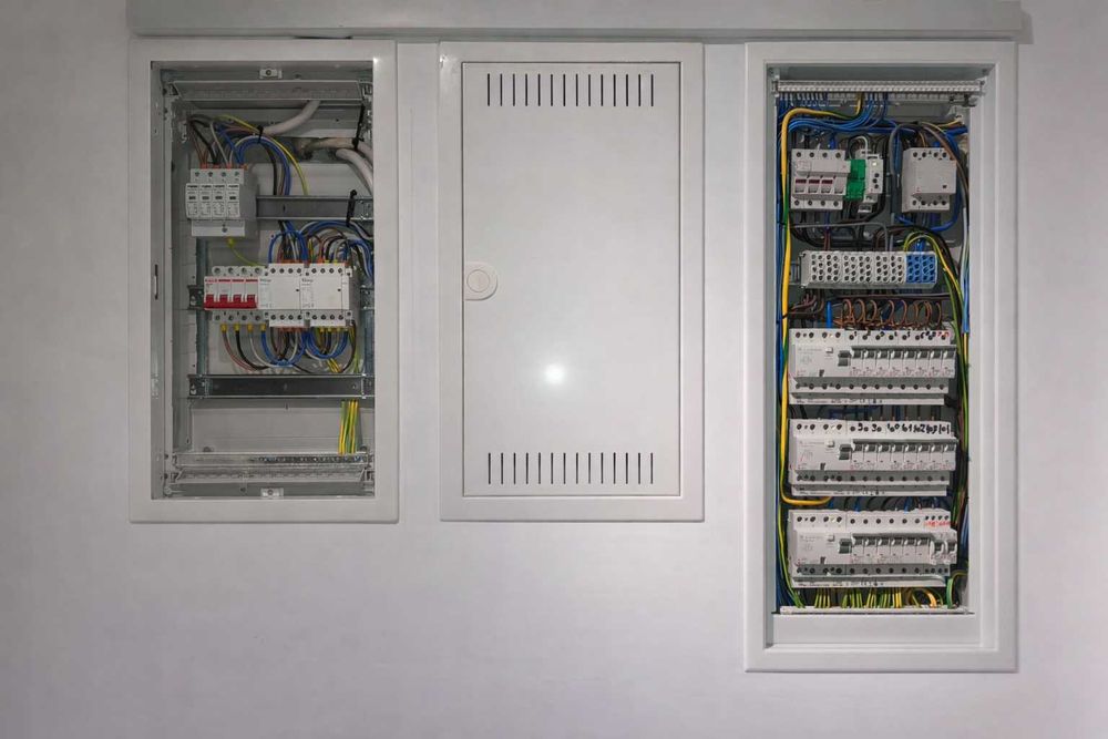 Electrician autorizat ANRE – instalații, tablouri, circuite dedicate