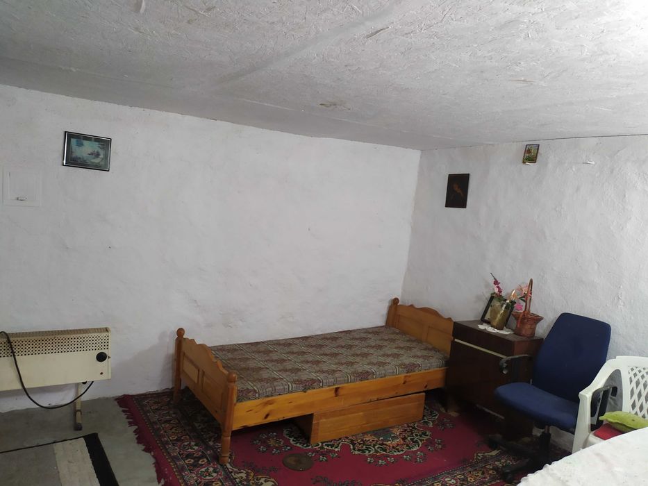 Къща с голям двор