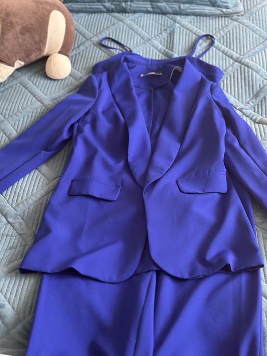 Продам костюм тройку