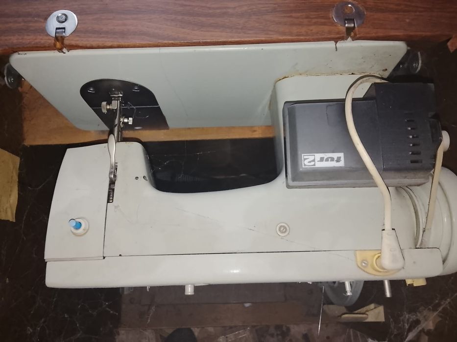 Швейная машинка .