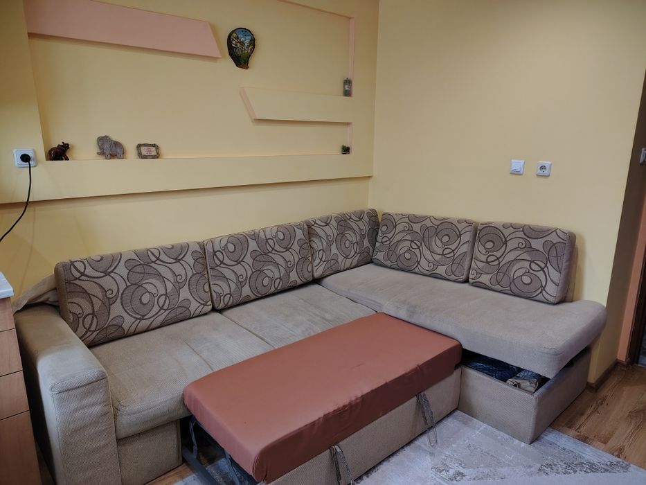 Продавам ъглов диван