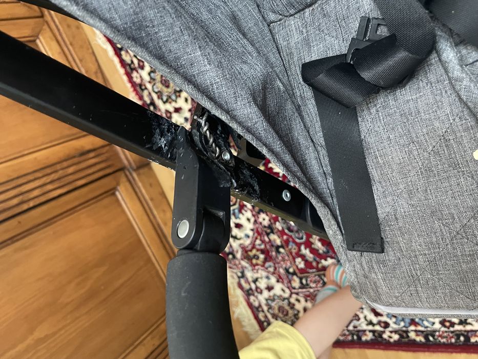 Продам прогулочную коляску Pituso Voyage