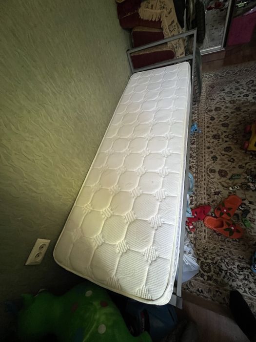 Металическая кровать