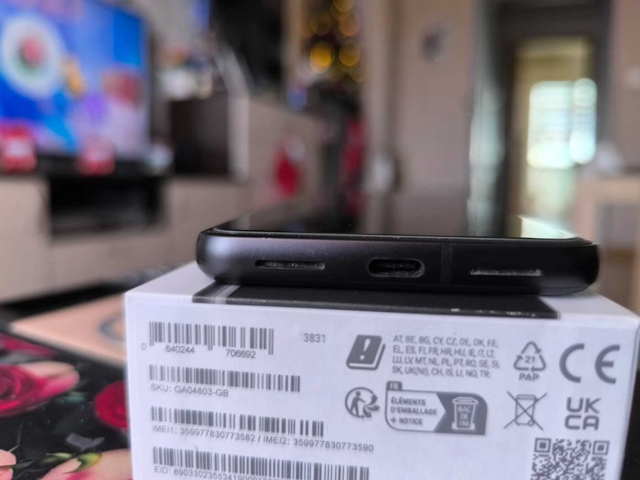 Продавам Google Pixel 8 5G Obsidian 128GB