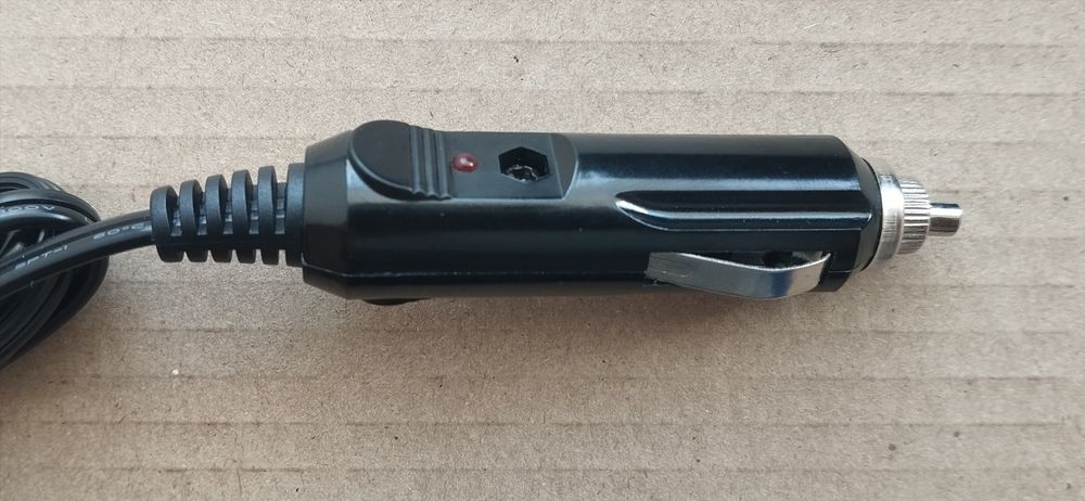 Штекер в прикуриватель