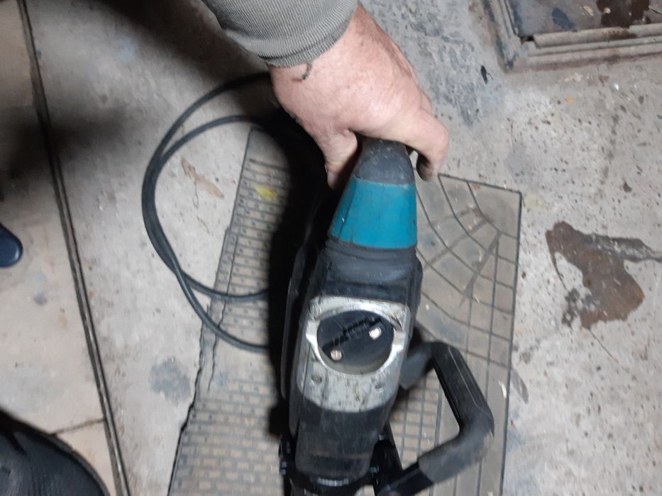 Bormasina rotopercutoare SDS Max Makita HR 4011c