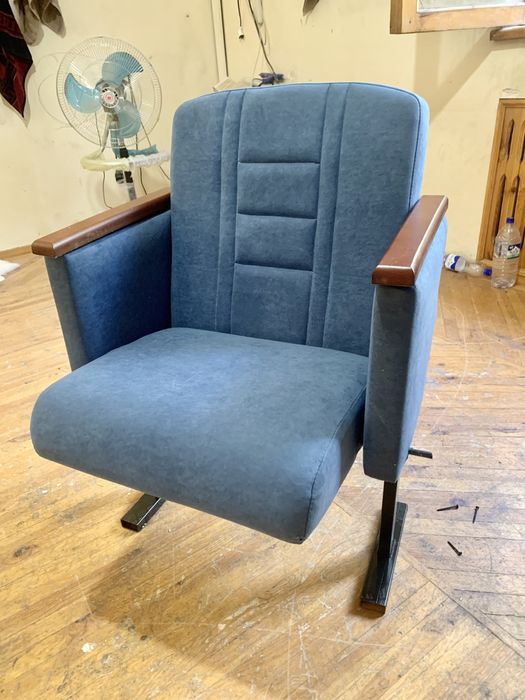 театральное кресло.  кресло в театр.