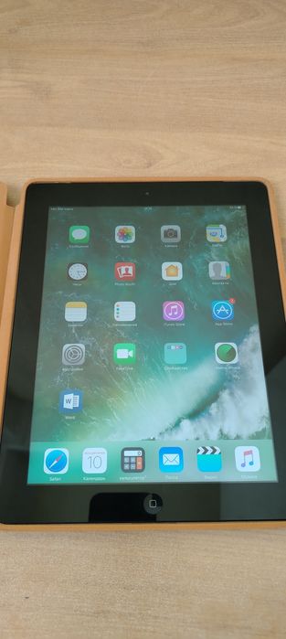 Продам Ipad 5, с коробкой и документами.