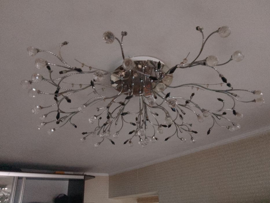 Люстра в отличном состоянии
