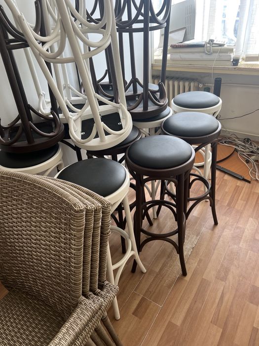 маси, столове,дивани, чаши, чини, осветление