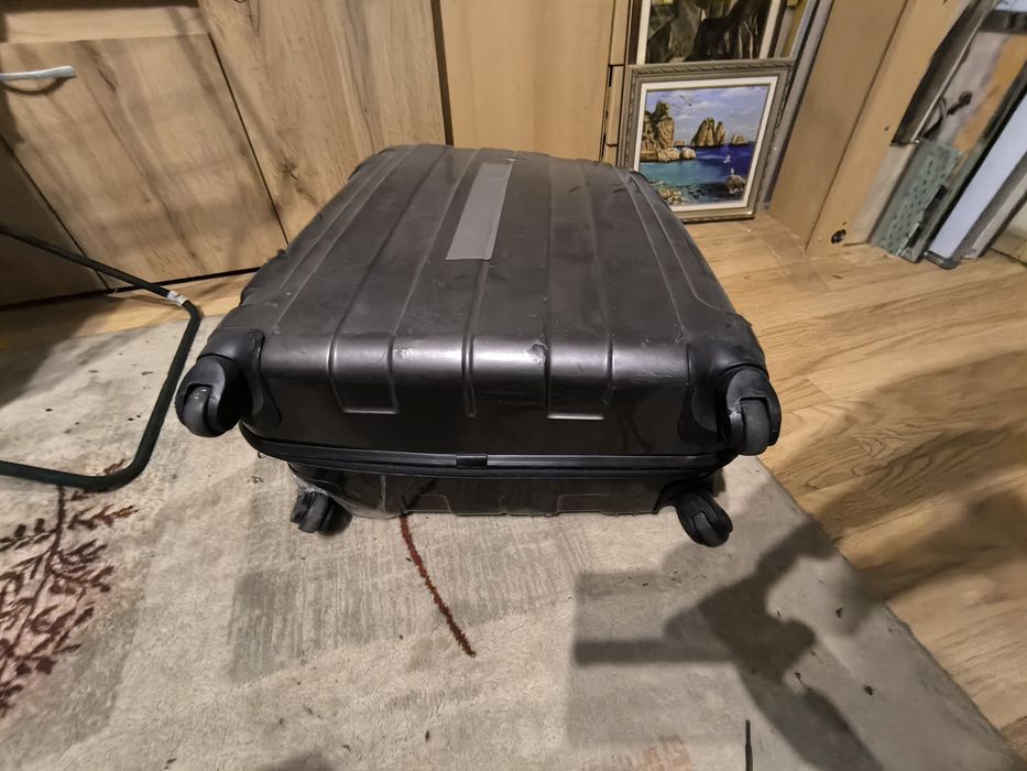 Ккуфар карета  сив  75 см