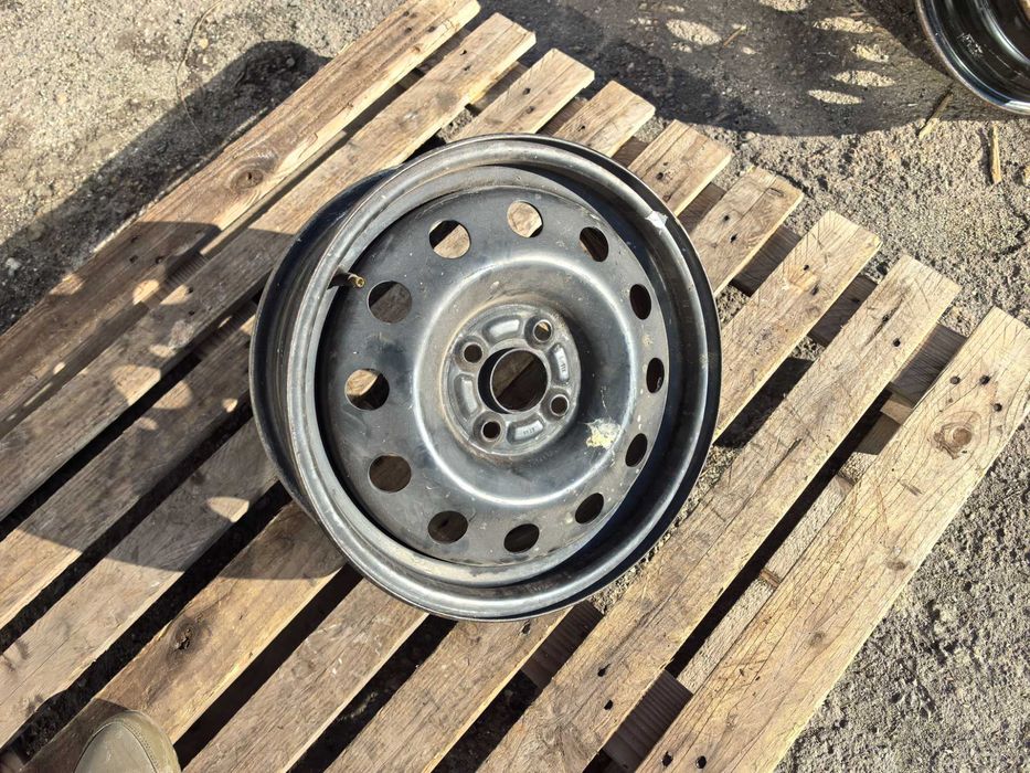 15 цола 4 х 100 мм Сузуки Суйфт - 5,5 Инча / ЕТ 45 - Като нова